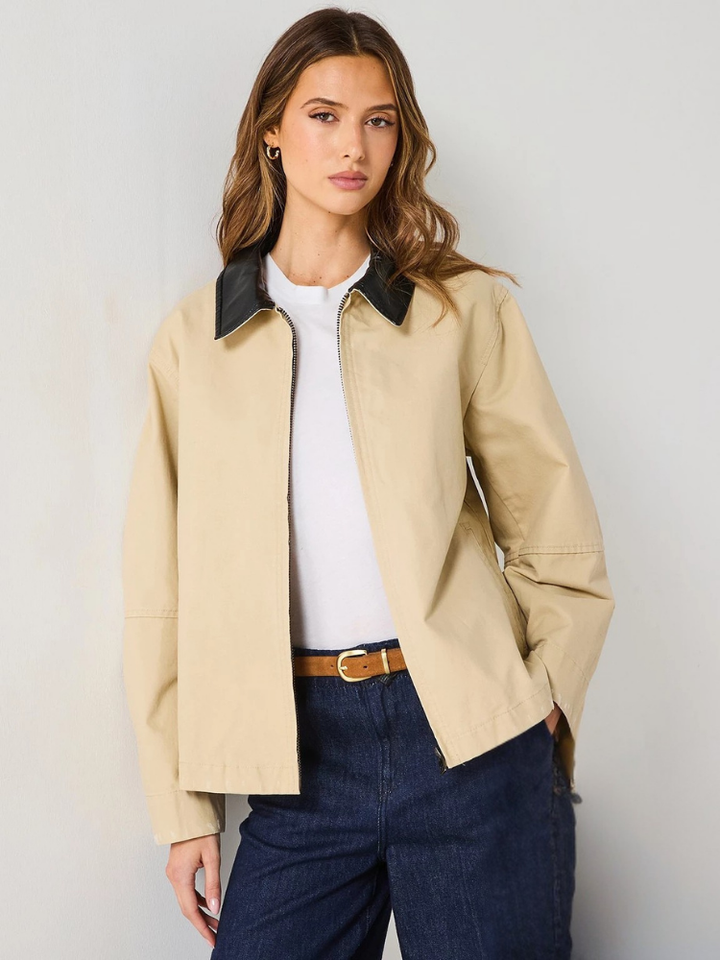 DELACROIX | VESTE INTEMPORELLE À COL CONTRASTANT